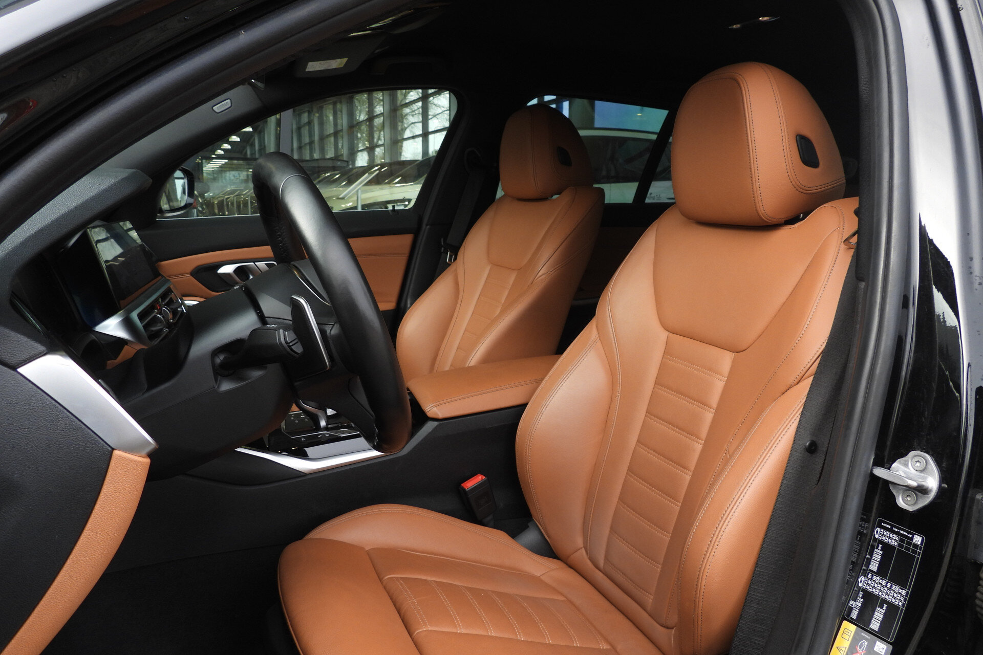 BMW 3 Serie Touring 330e eDrive High Executive Sport Line Automaat - Afbeelding 3