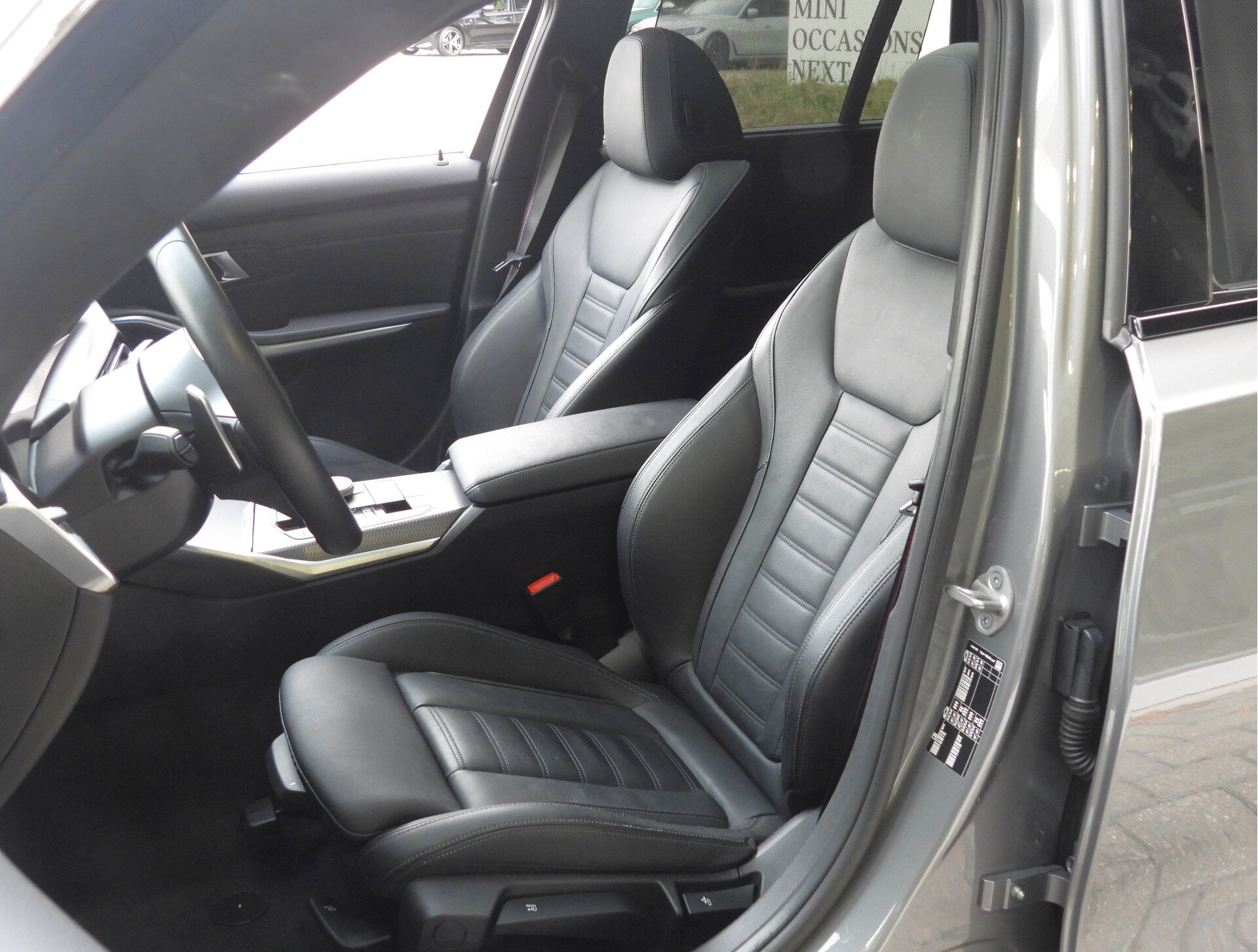 BMW 3 Serie Touring 330i M Sport Automaat - Afbeelding 3