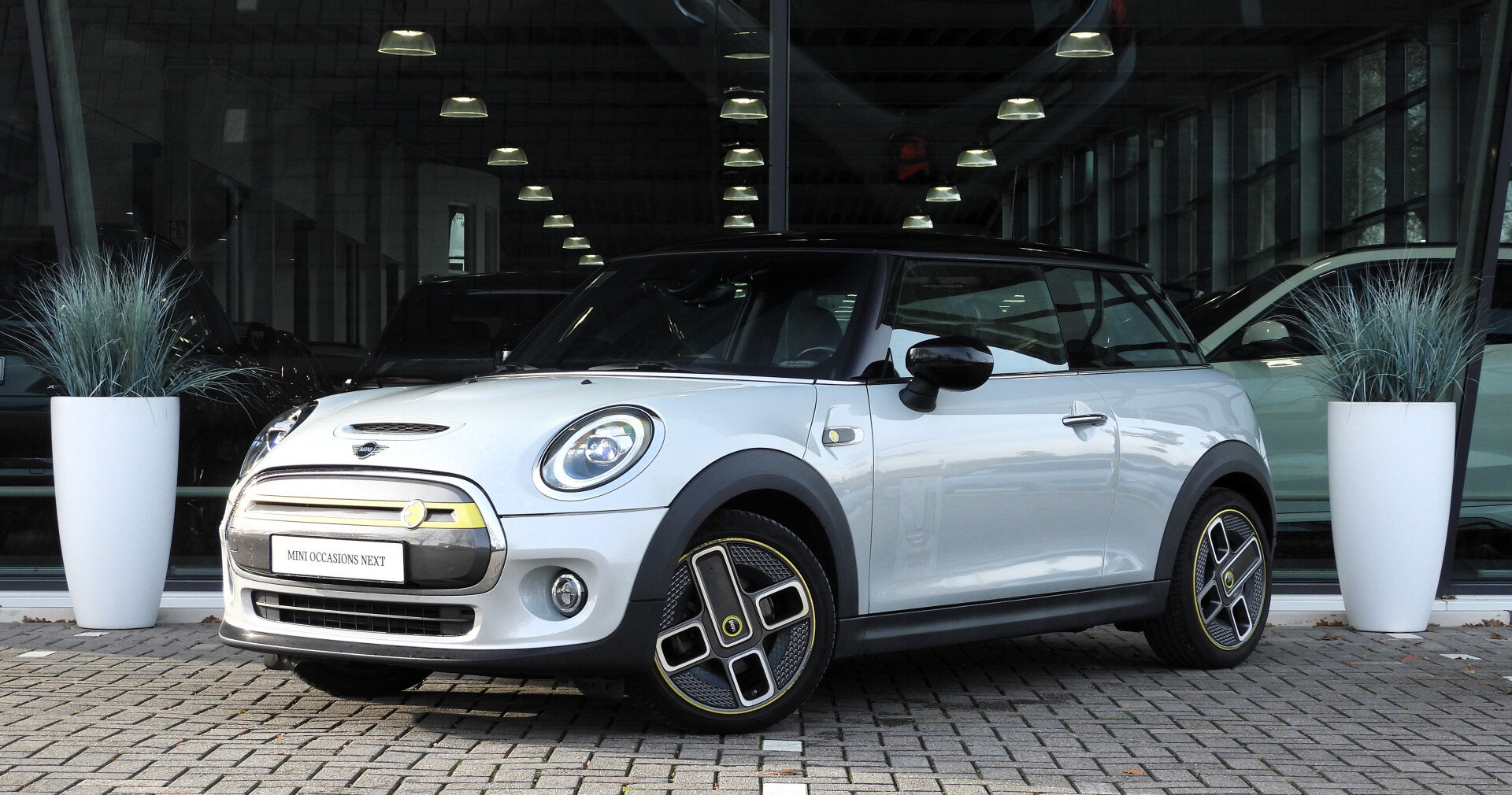 MINI Electric Essential