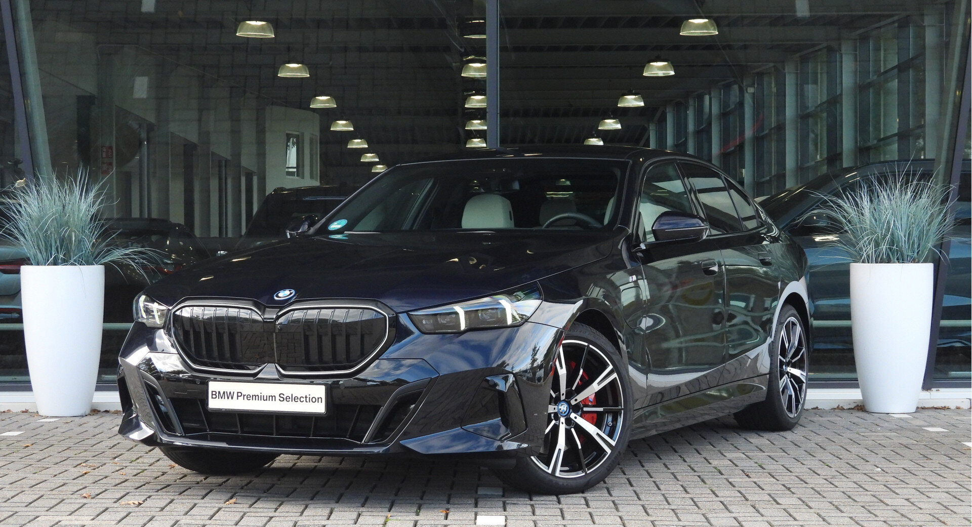 BMW 5 Serie 550e xDrive M Sport Automaat