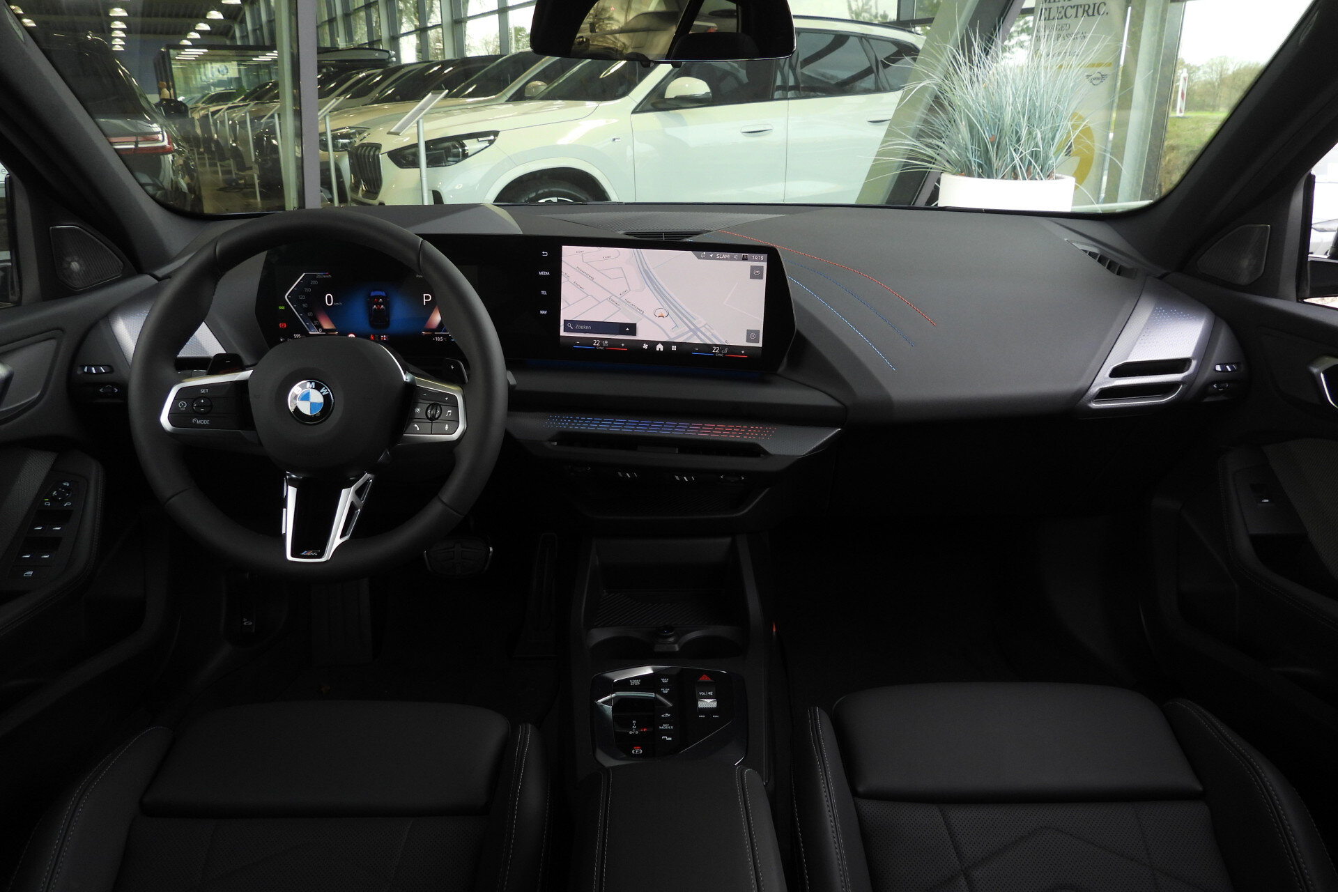 BMW 1 Serie 123 xDrive High Executive M Sport Automaat - Afbeelding 3