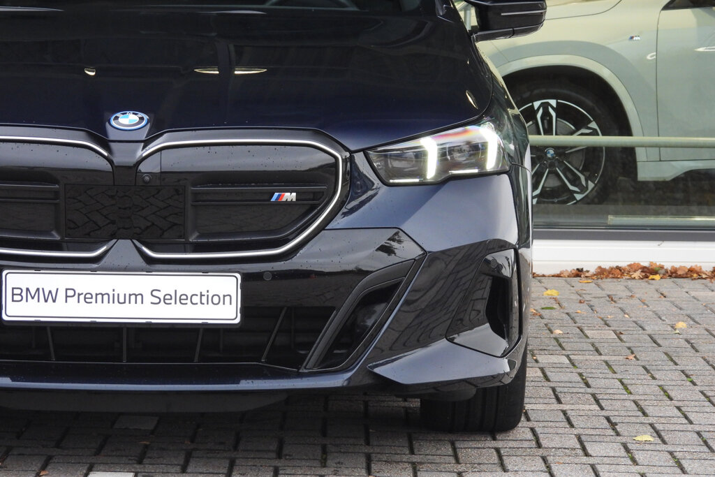 BMW i5 13