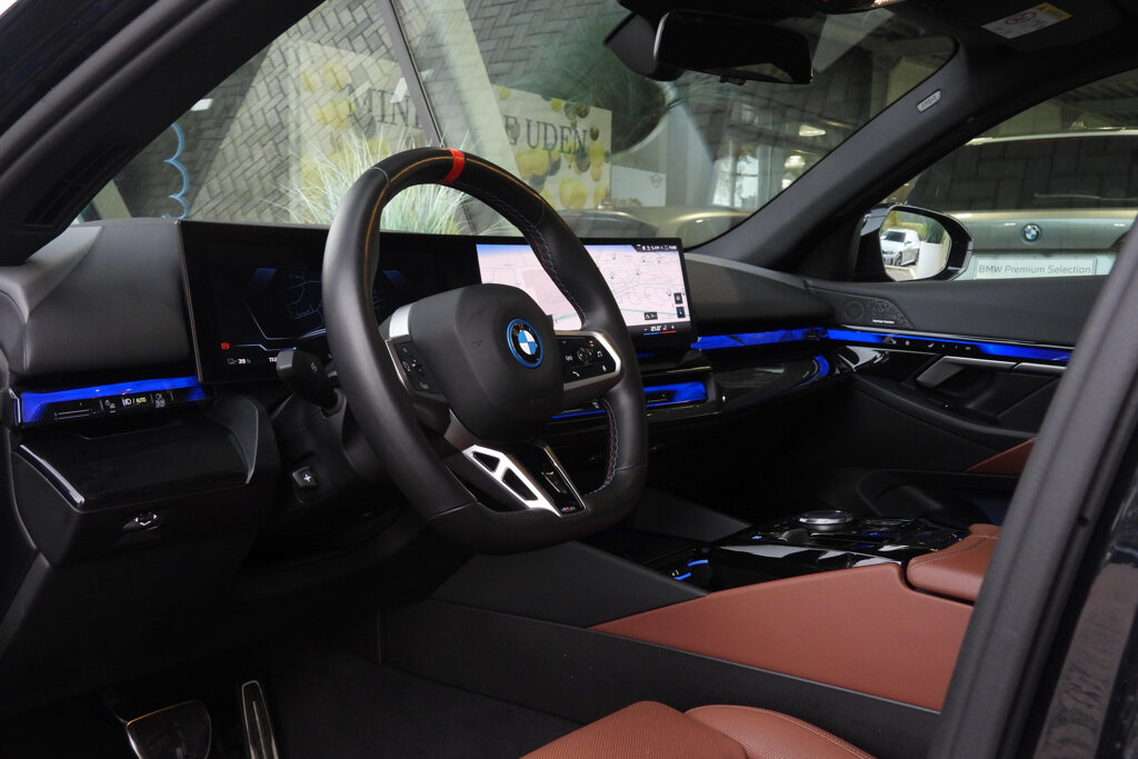 BMW i5 15