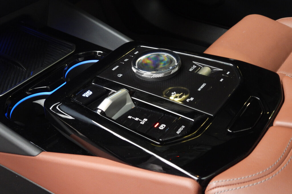 BMW i5 18
