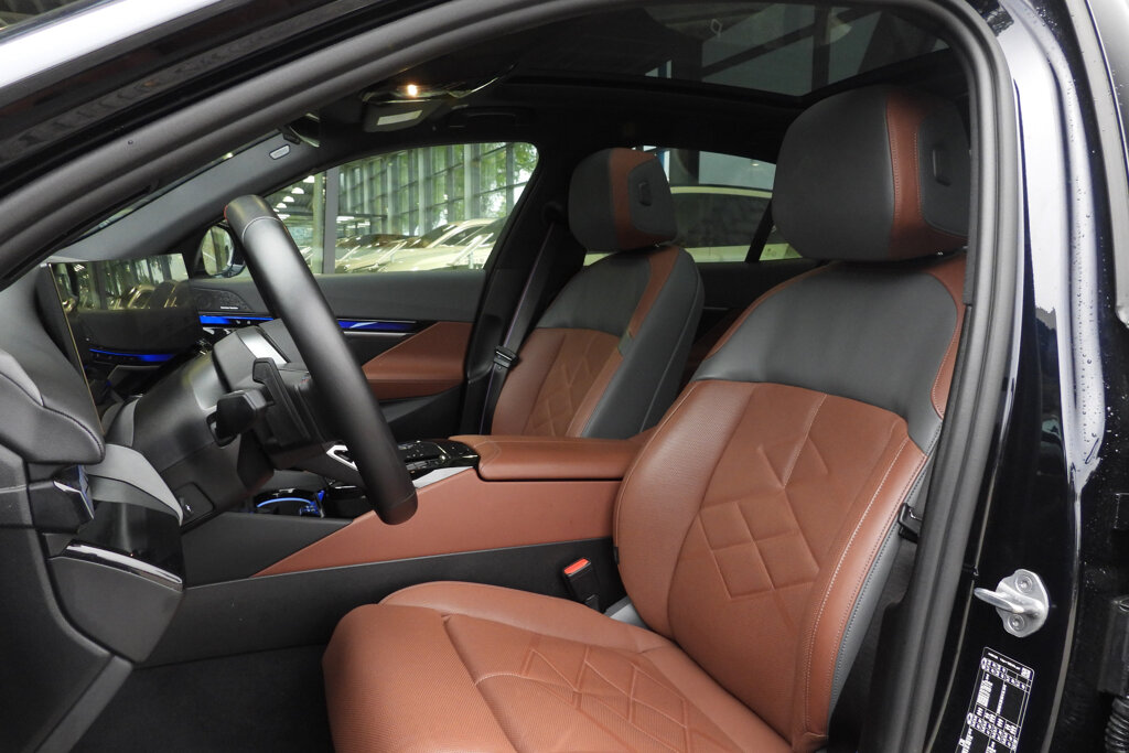 BMW i5 22