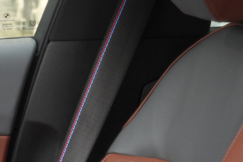BMW i5 23