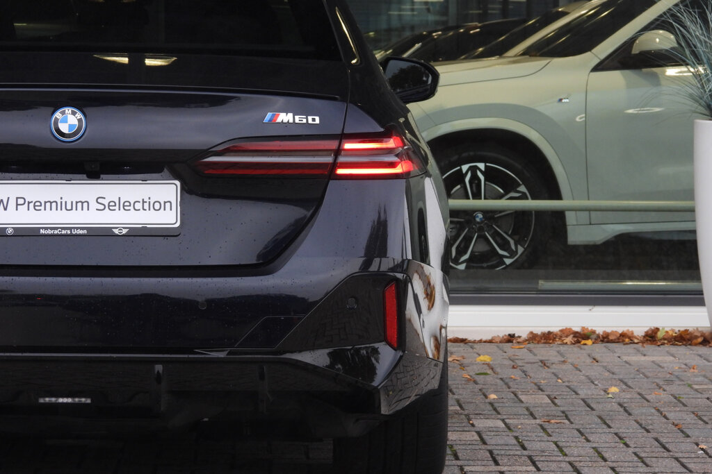 BMW i5 29