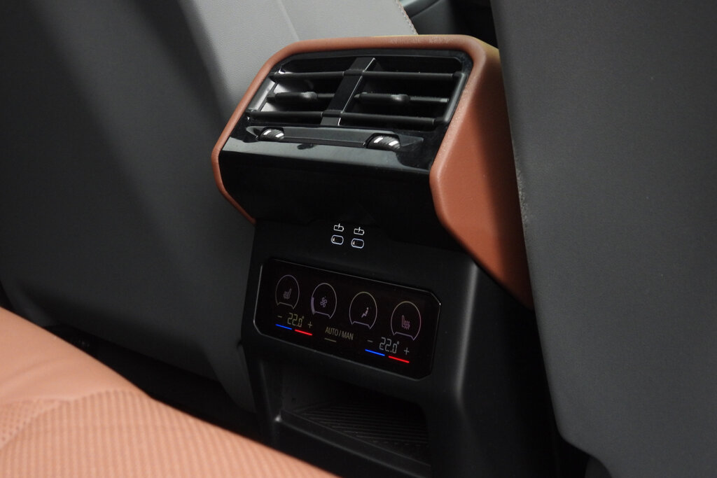 BMW i5 37