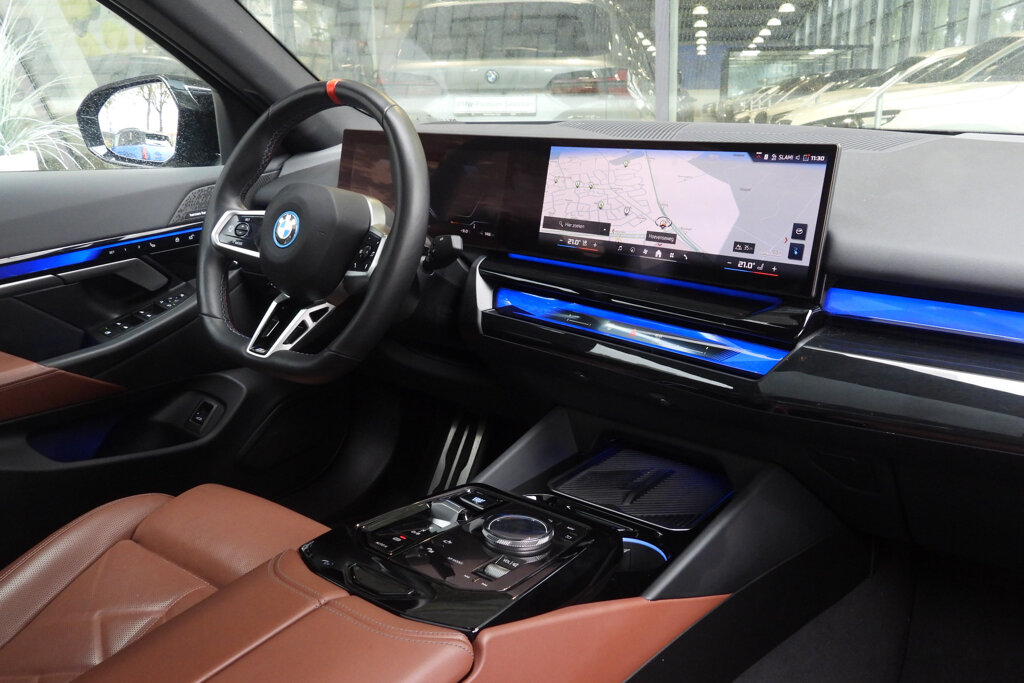 BMW i5 38