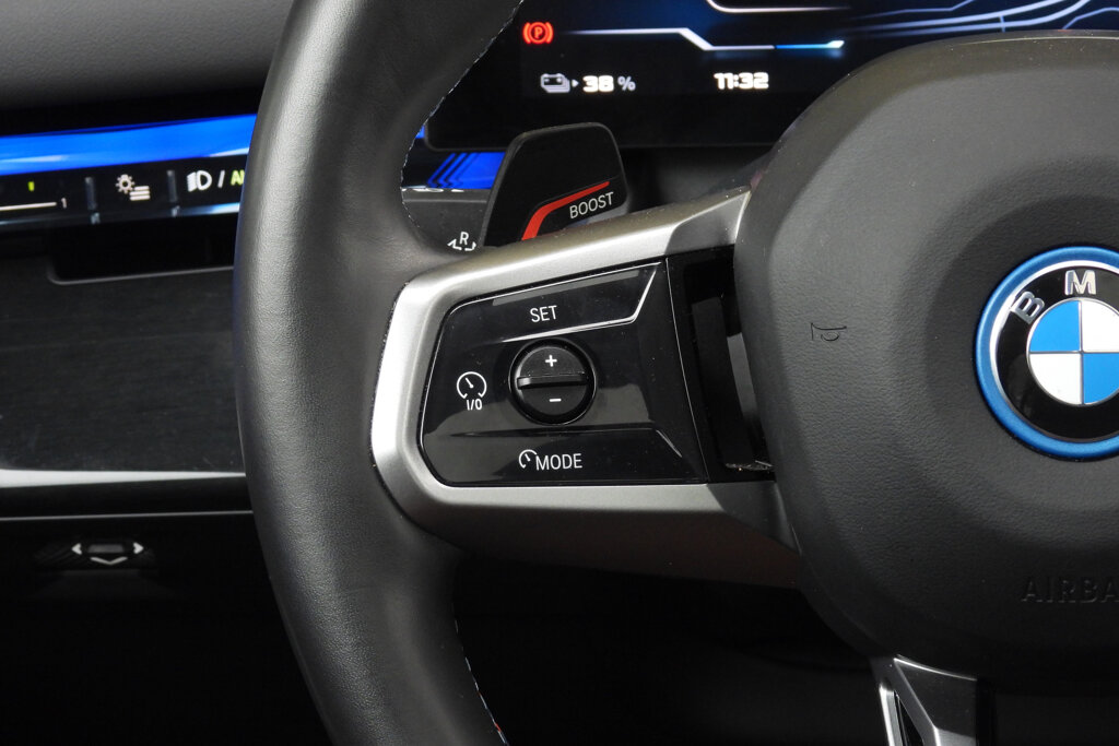 BMW i5 41