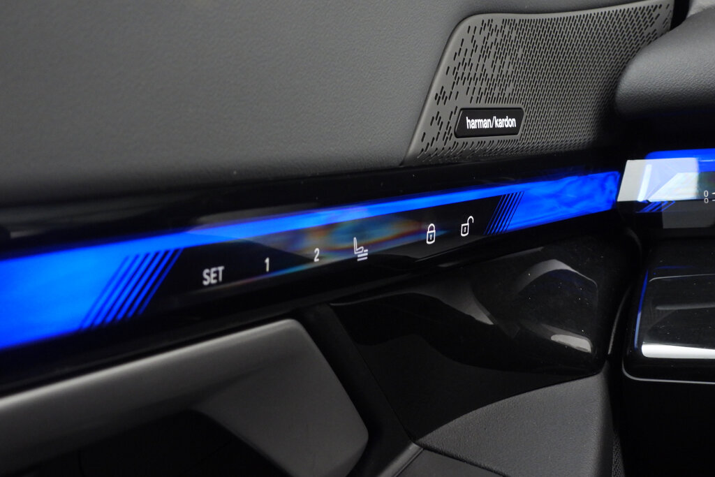 BMW i5 44