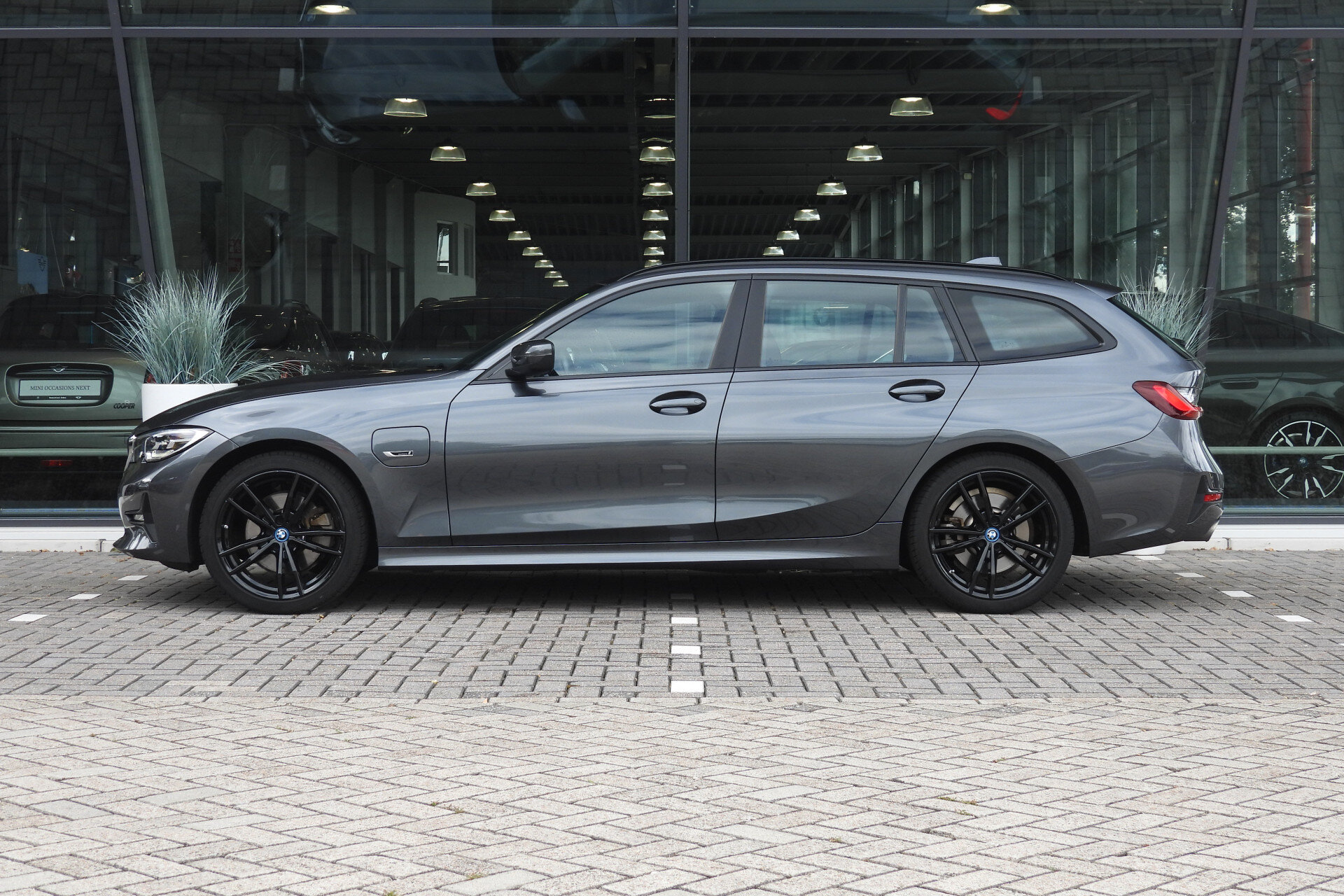 BMW 3 Serie Touring 320e High Executive Automaat - Afbeelding 3