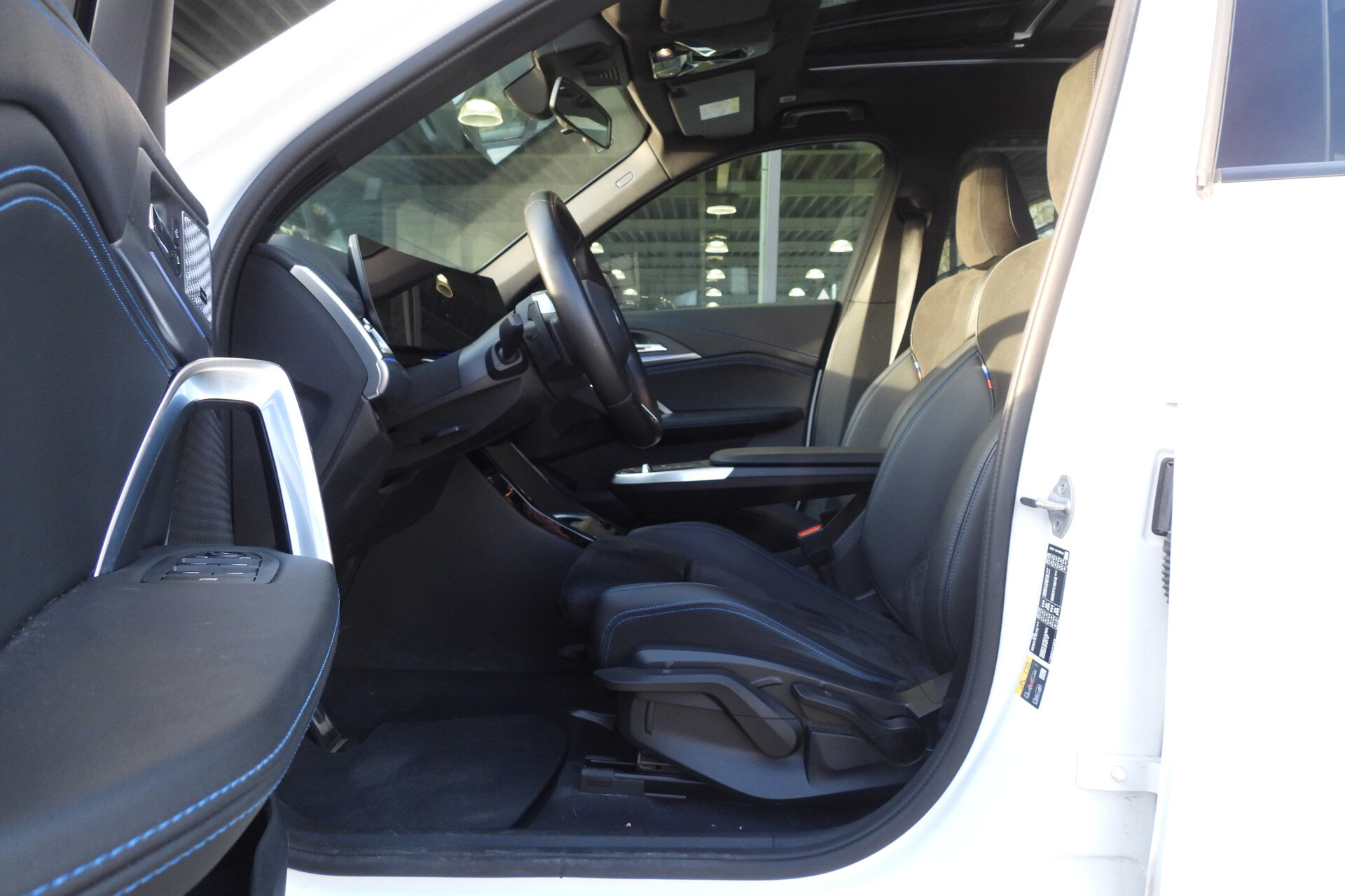 BMW iX1 eDrive20 M Sport - Afbeelding 3