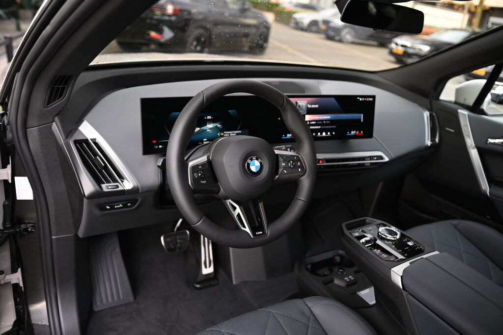 BMW iX 21