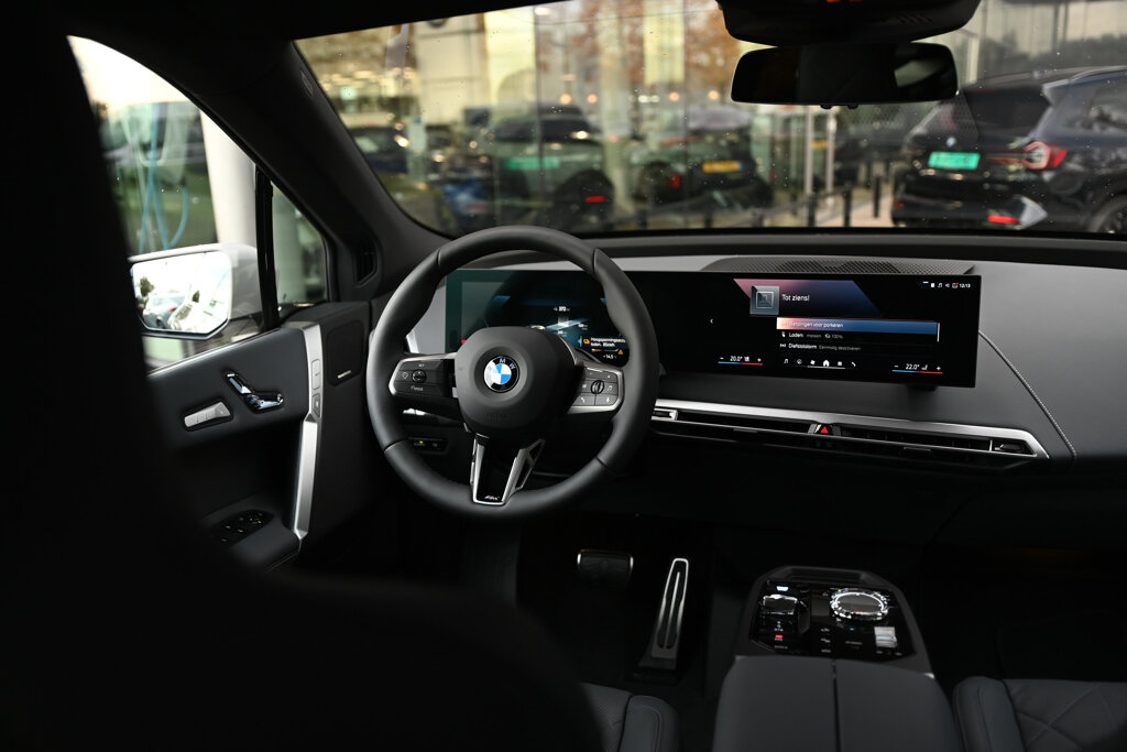 BMW iX 29