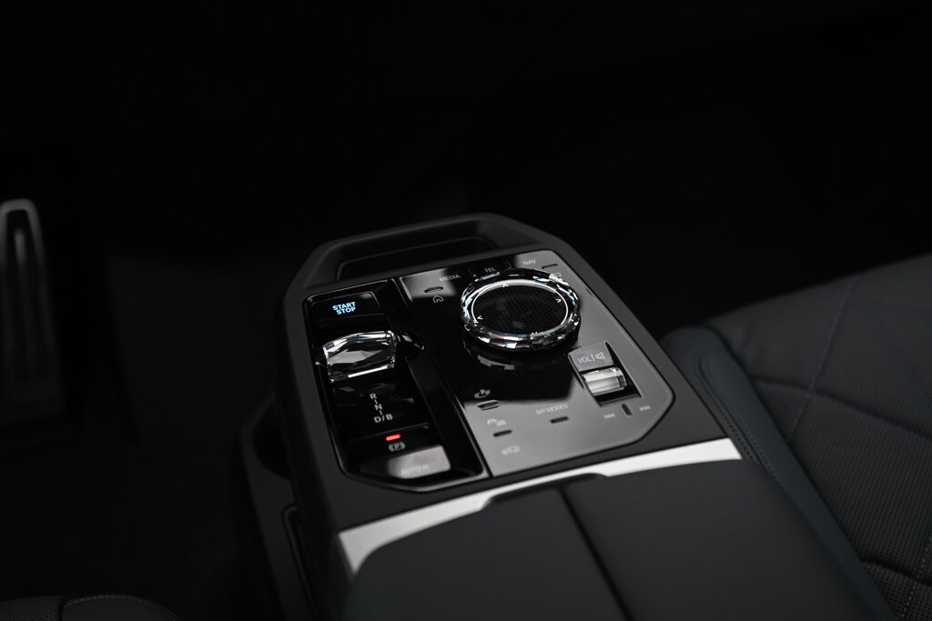 BMW iX 31