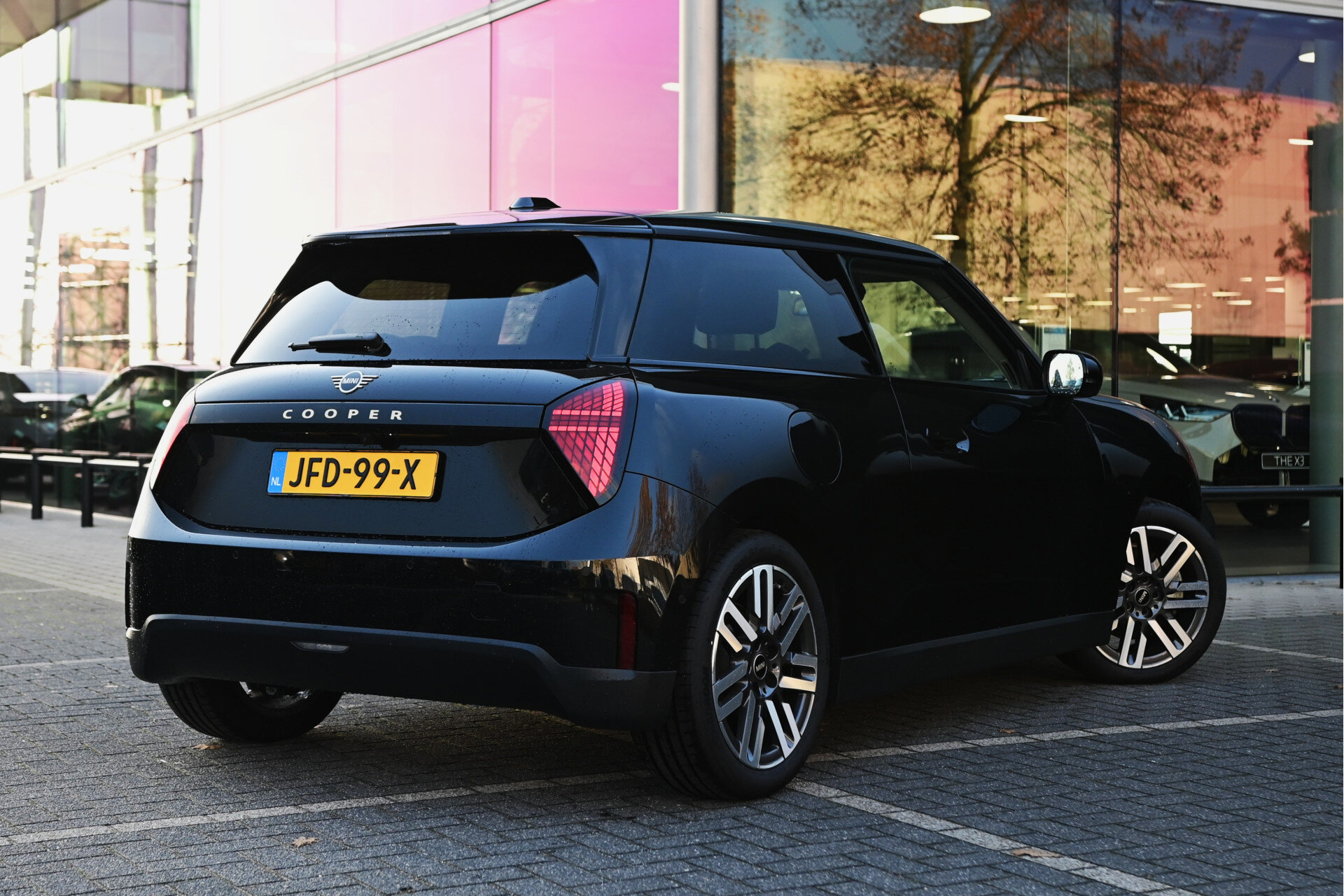 MINI 3-Deurs Hatchback Cooper E - Afbeelding 2