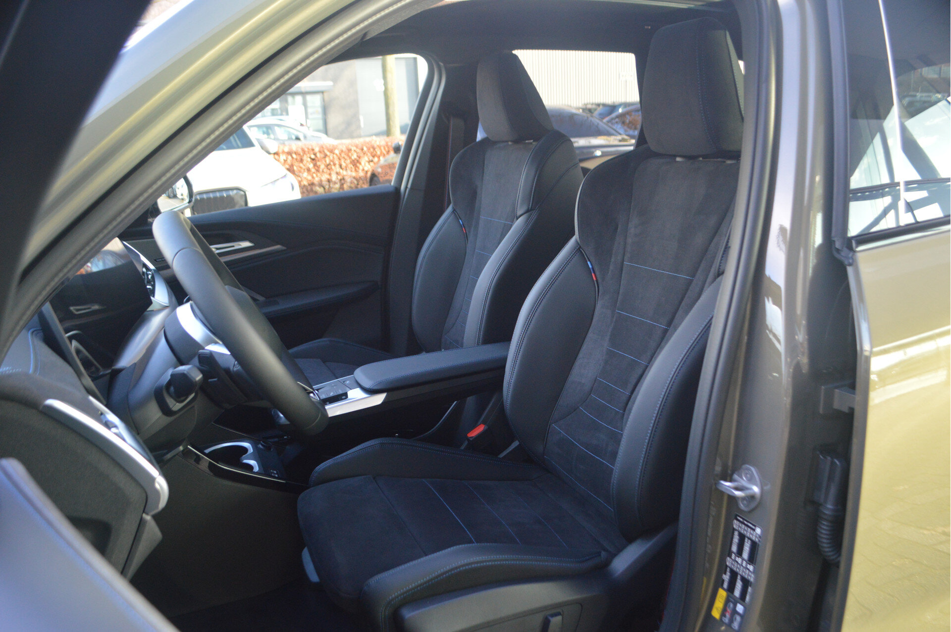 BMW X1 xDrive25e High Executive M Sport Automaat - Afbeelding 4