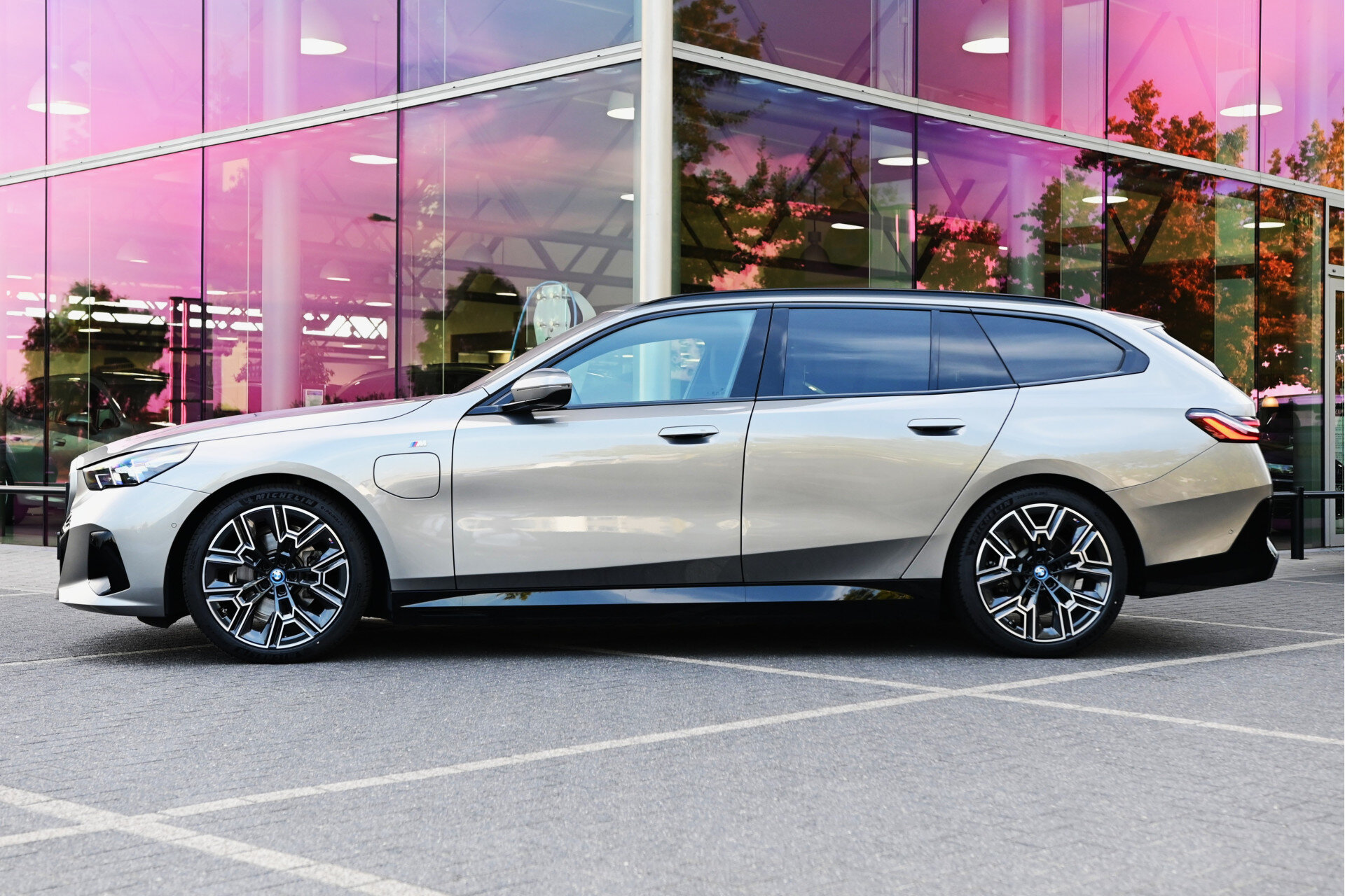 BMW 5 Serie Touring 530e M Sport Automaat - Afbeelding 5