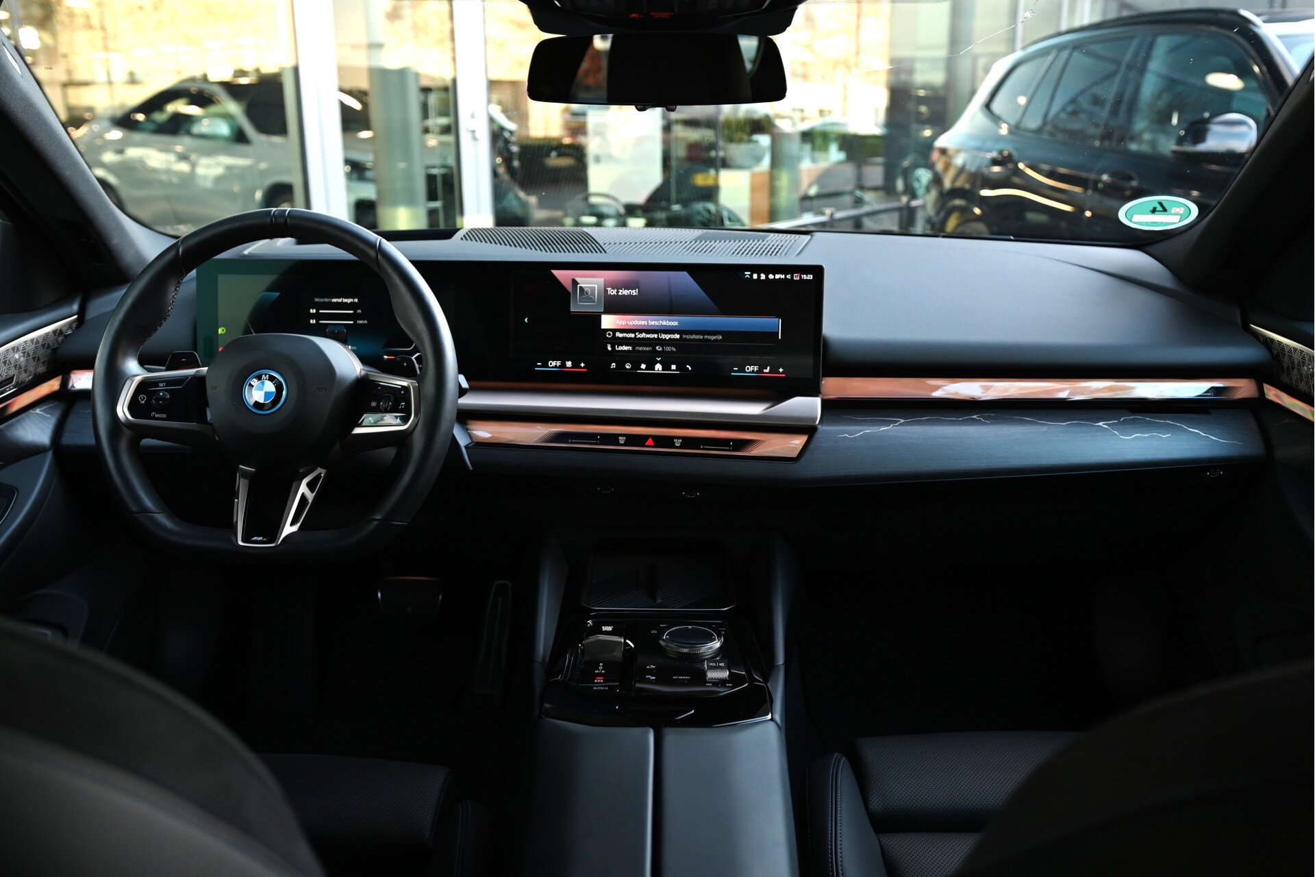 BMW 5 Serie 550e xDrive M Sport Automaat - Afbeelding 3