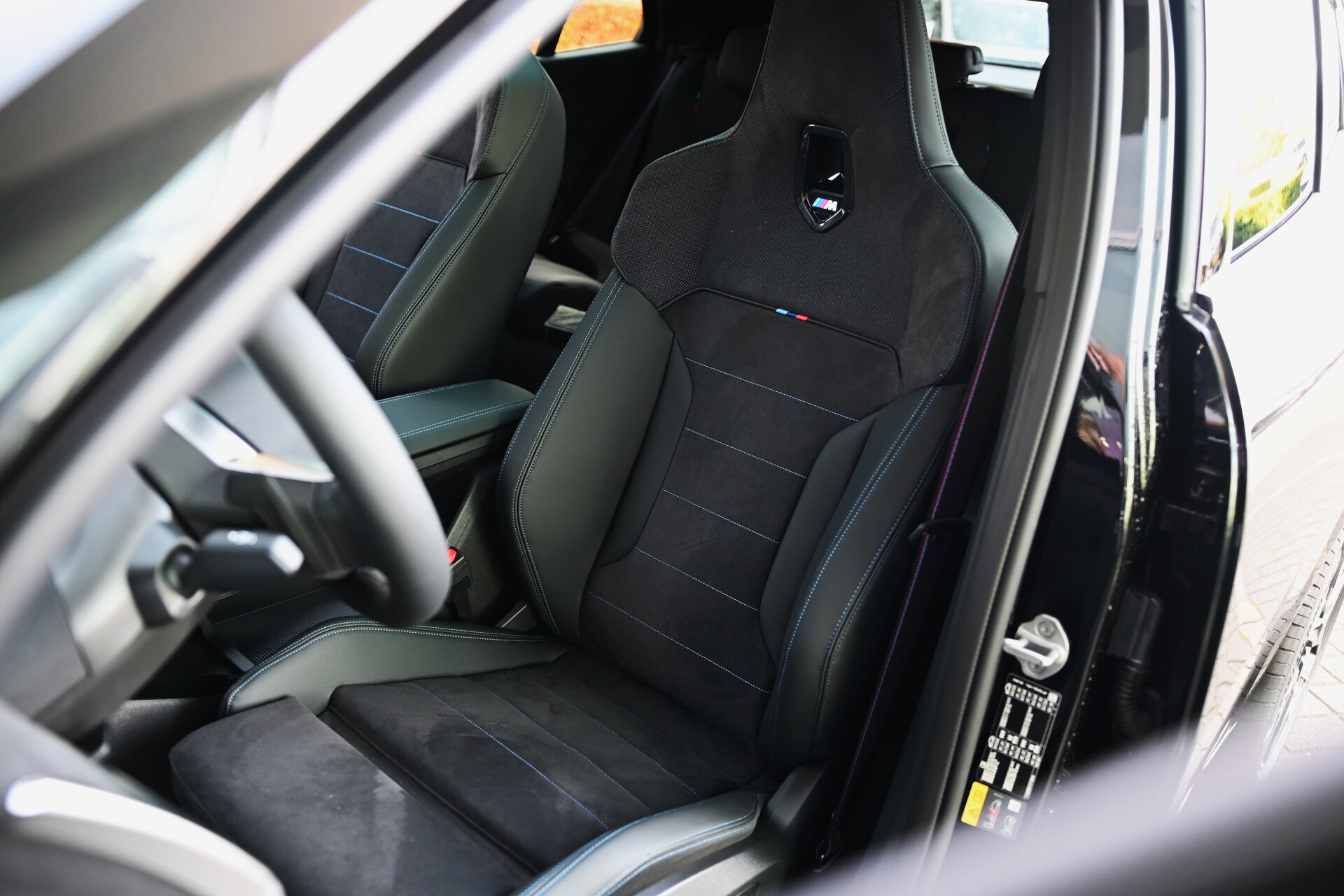 BMW iX2 eDrive20 M Sport - Afbeelding 4