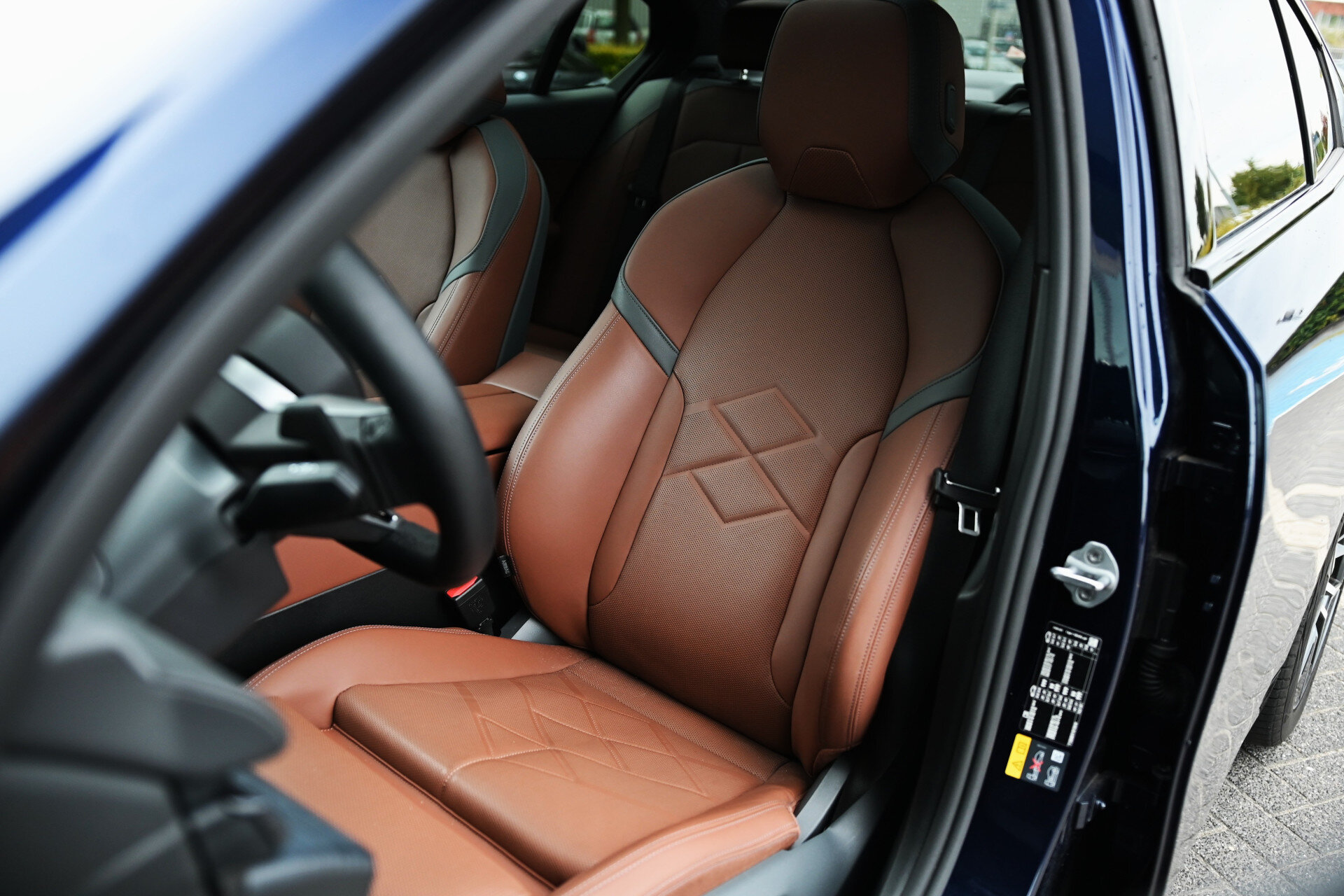 BMW 5 Serie 550e xDrive M Sport Automaat - Afbeelding 3