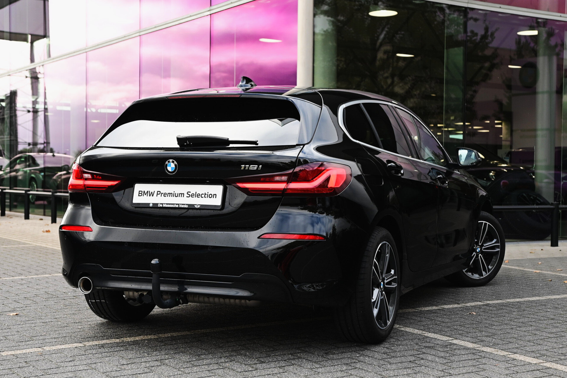 BMW 1 Serie 118i Sport Line Automaat - Afbeelding 2