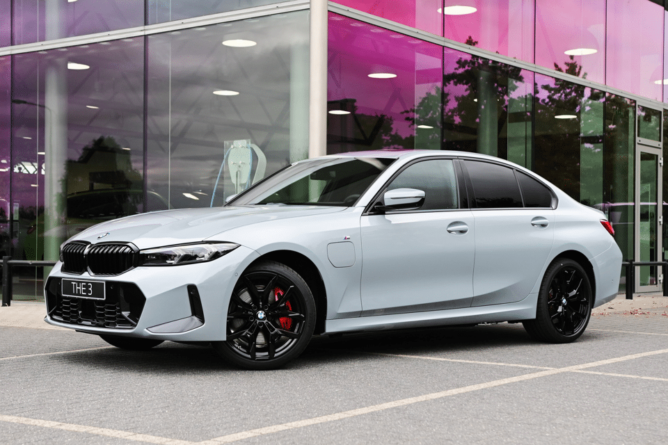 BMW 3 Serie 330e High Executive M Sport Automaat - Afbeelding 1