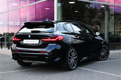 BMW 1 Serie M135i xDrive High Executive Automaat - Afbeelding 2