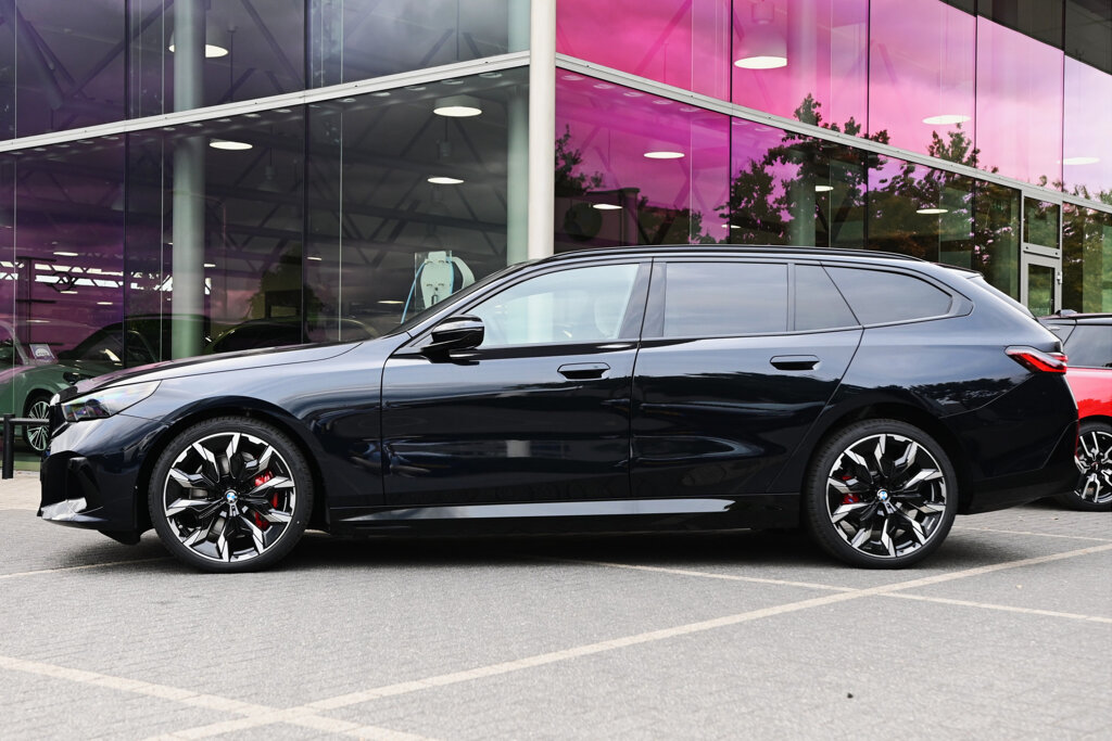 BMW i5 2