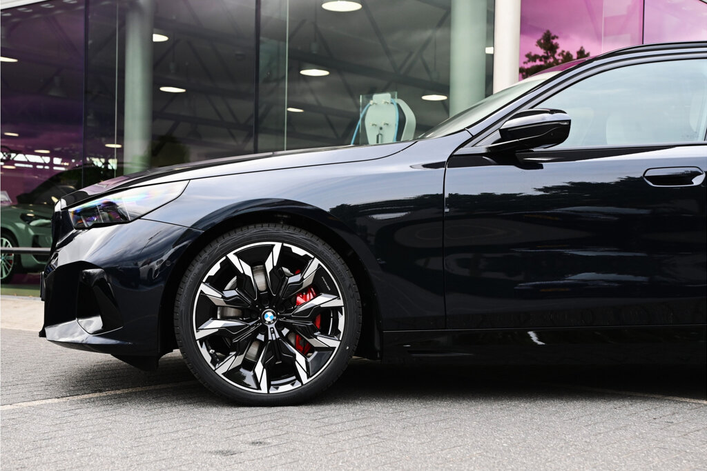BMW i5 5