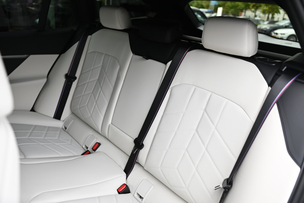BMW i5 13