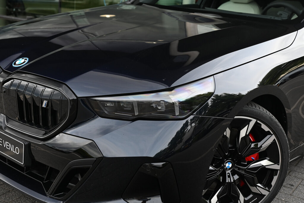 BMW i5 14