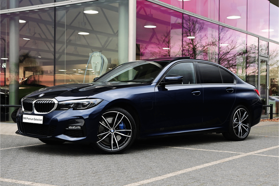 BMW 3 Serie 320e High Executive M Sport Automaat - Afbeelding 1