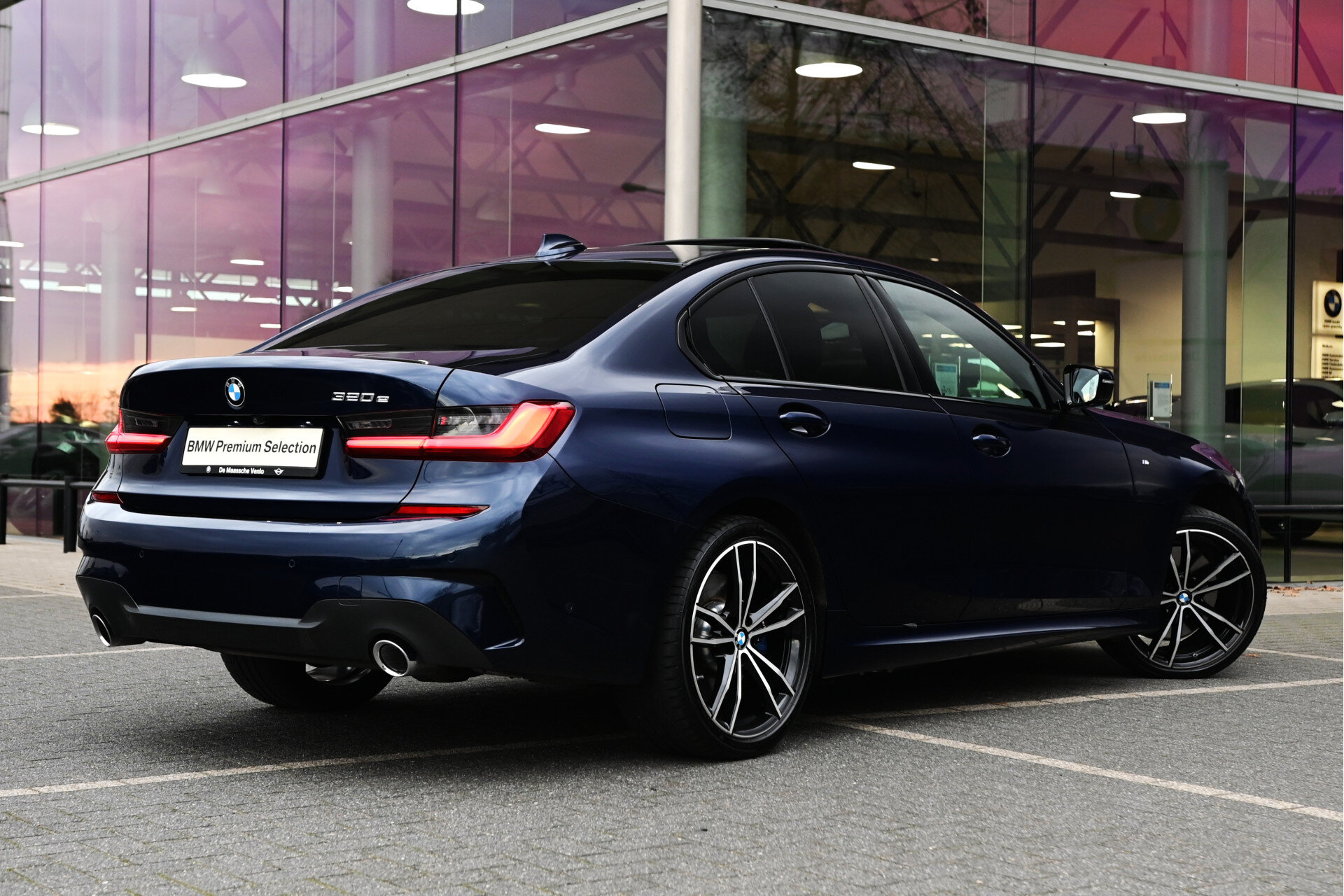 BMW 3 Serie 320e High Executive M Sport Automaat - Afbeelding 2