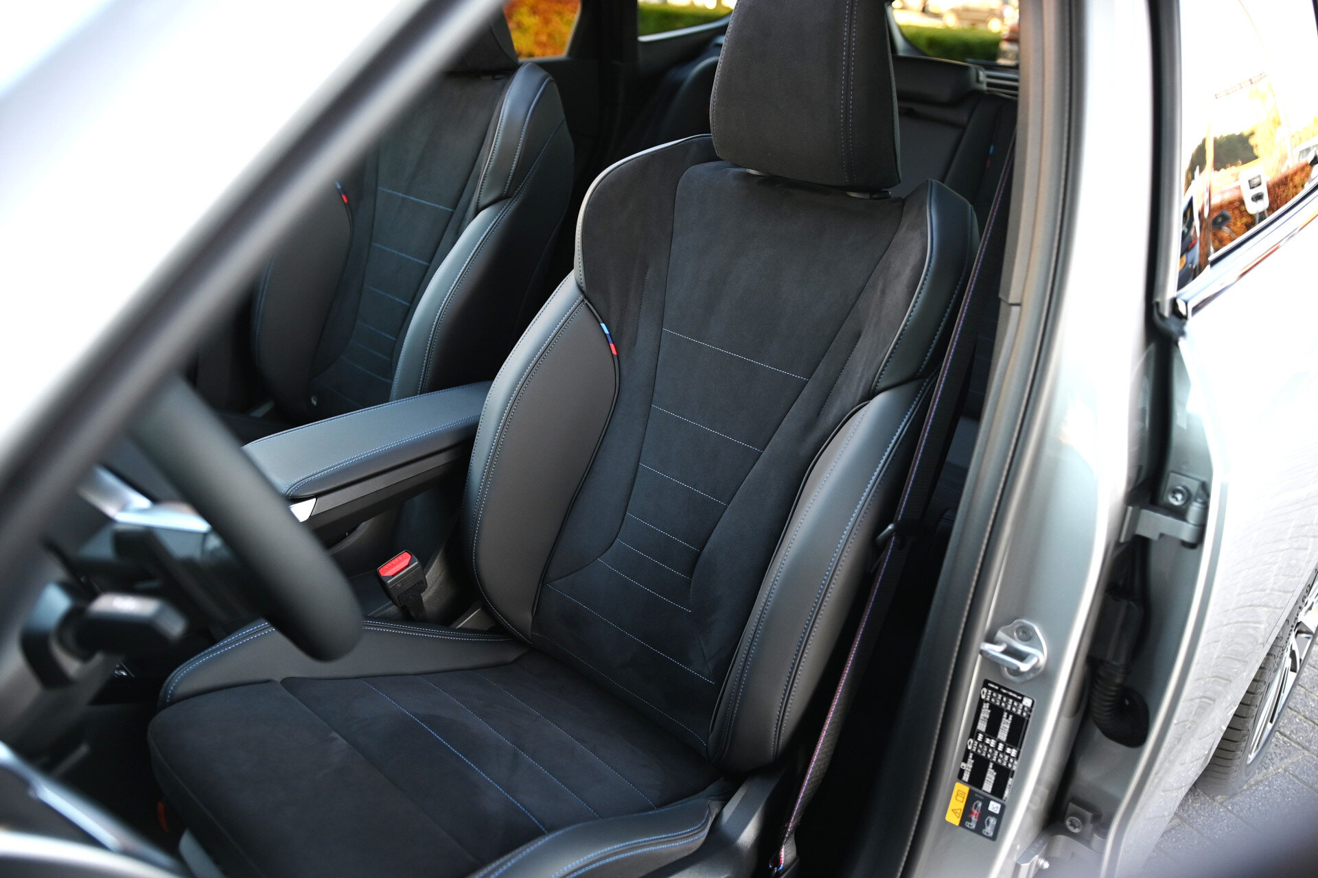 BMW X1 xDrive25e High Executive M Sport Automaat - Afbeelding 3