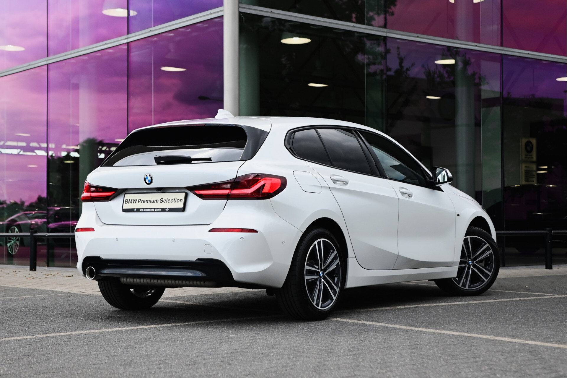BMW 1 Serie 118i Executive Sport Line - Afbeelding 2