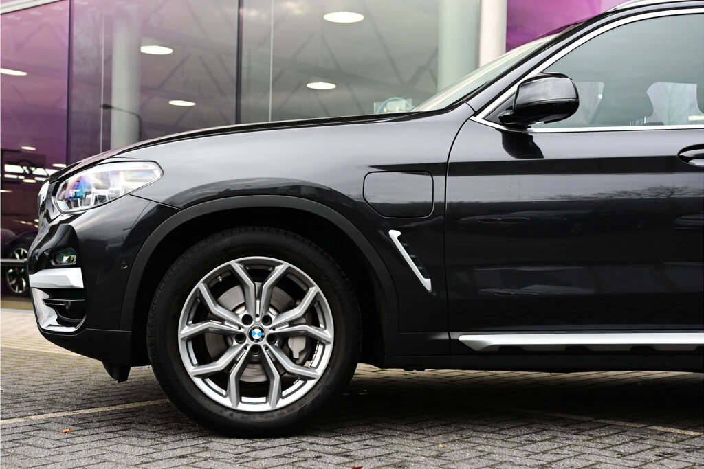 BMW X3 7