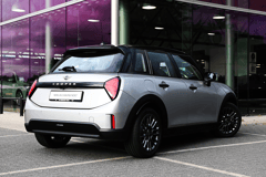 MINI 5-Deurs Hatchback Cooper C Automaat - Afbeelding 2