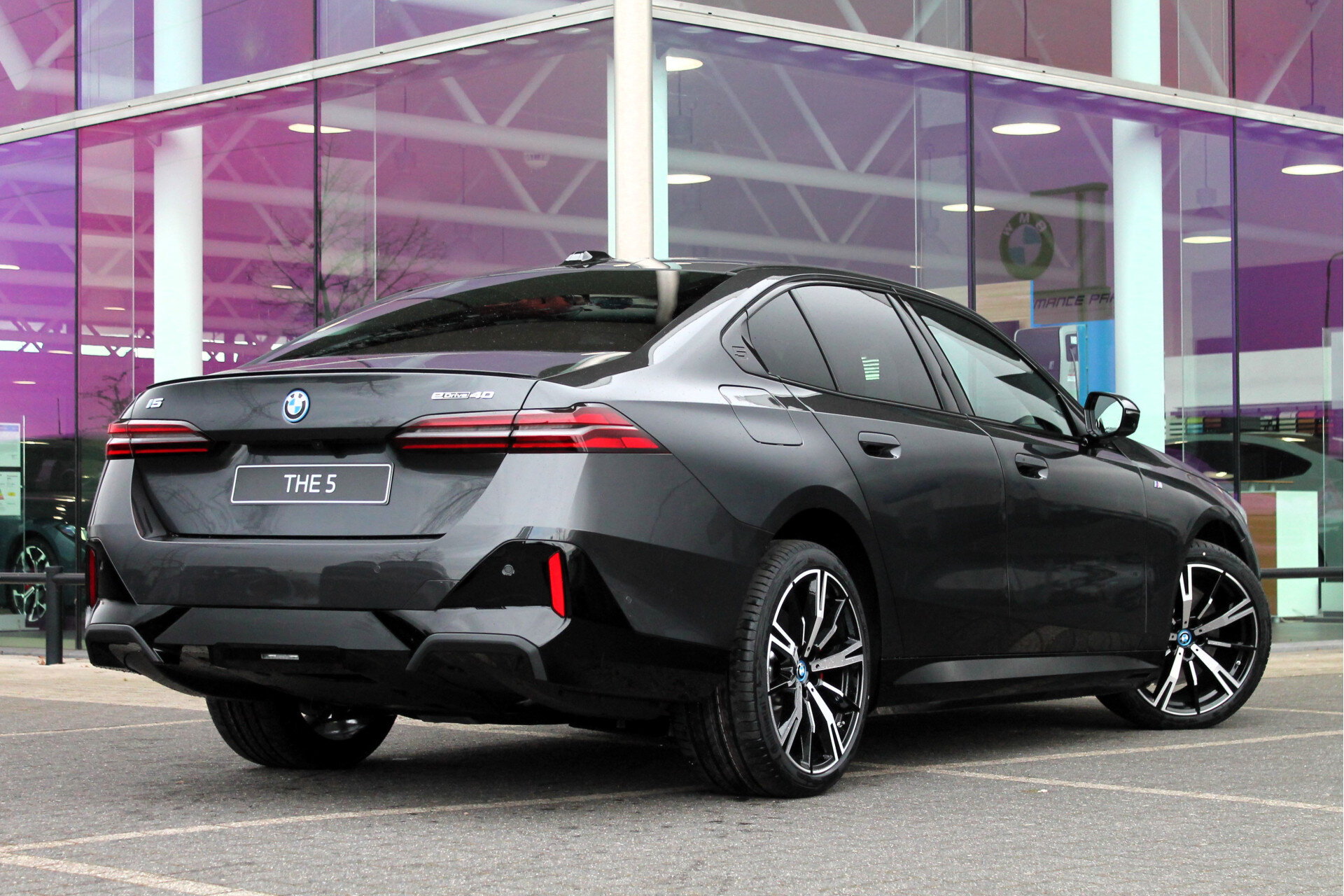 BMW i5 eDrive40 M Sport Automaat - Afbeelding 3