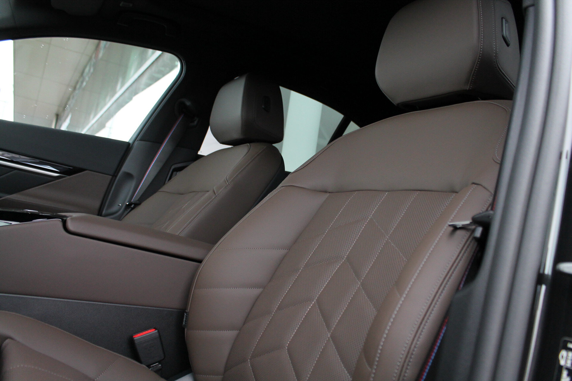 BMW i5 eDrive40 M Sport Automaat - Afbeelding 4