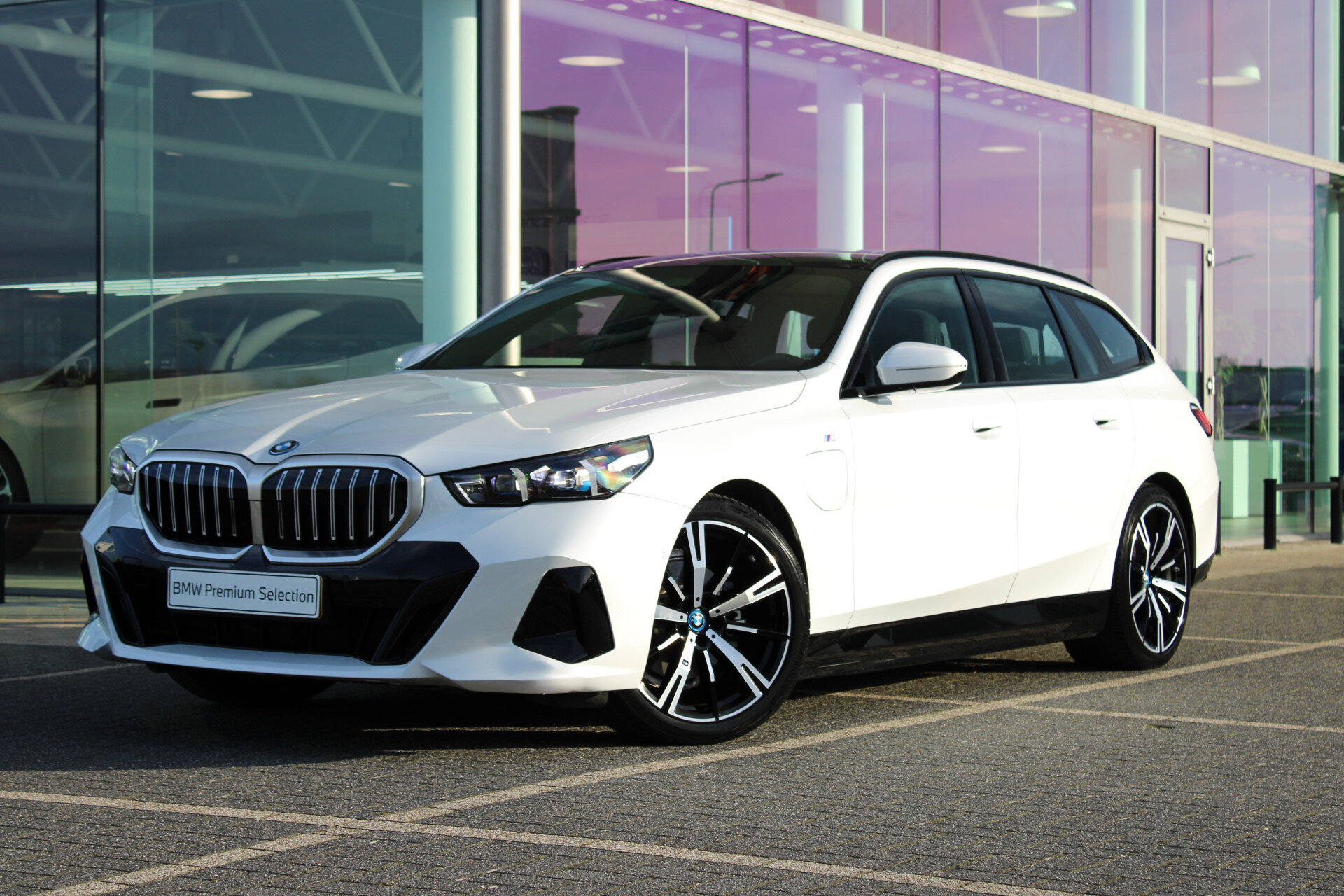 BMW 5 Serie Touring 530e M Sport Automaat