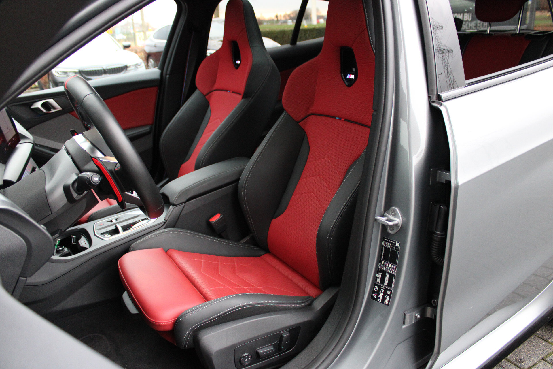 BMW 1 Serie M135 xDrive High Executive M Sport Automaat - Afbeelding 3