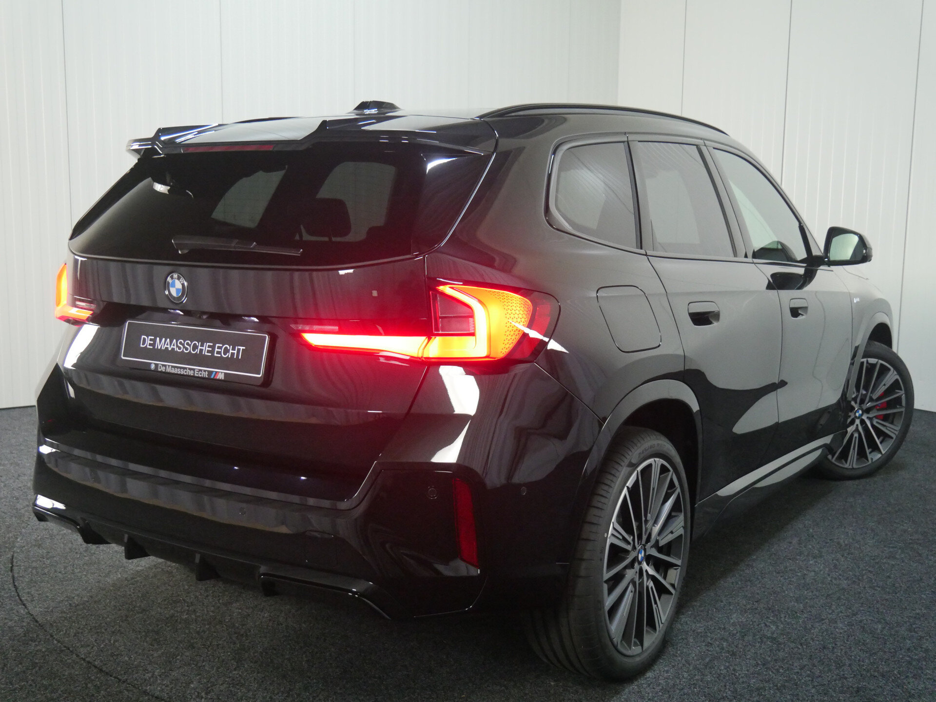 BMW X1 sDrive18i High Executive M Sport Automaat - Afbeelding 2