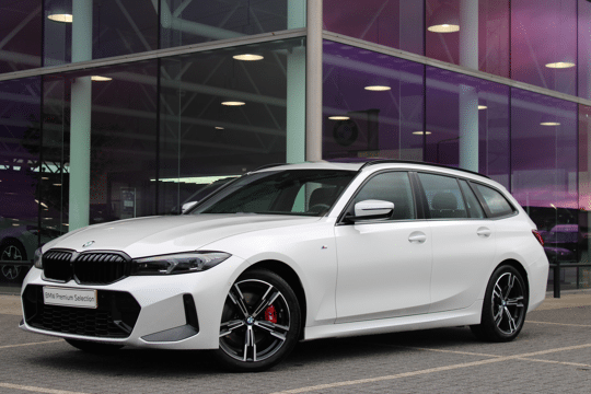 BMW 3 Serie Touring 330i xDrive High Executive M Sport Automaat