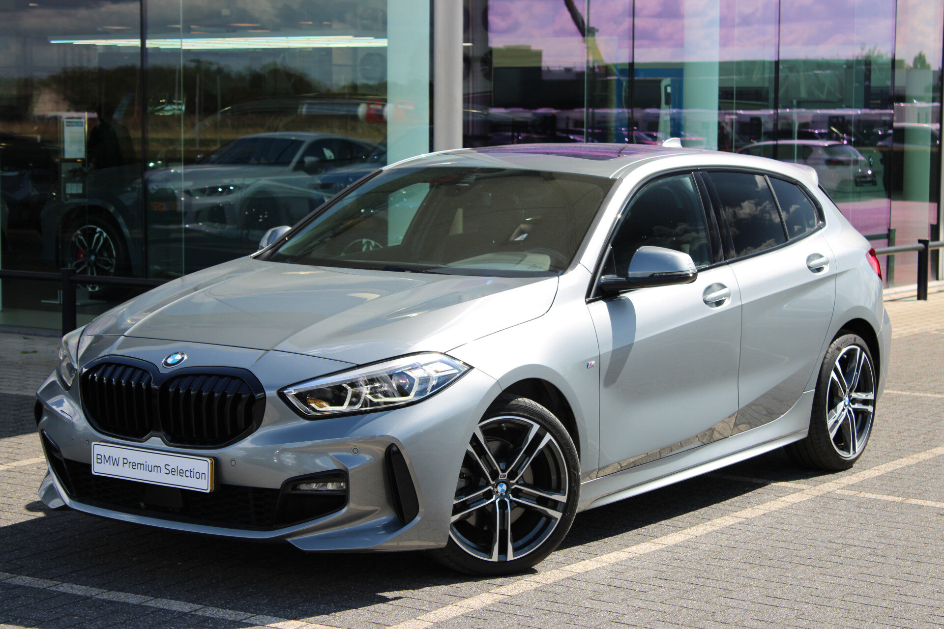 BMW 1 Serie 118i High Executive M Sport automaat - Afbeelding 2