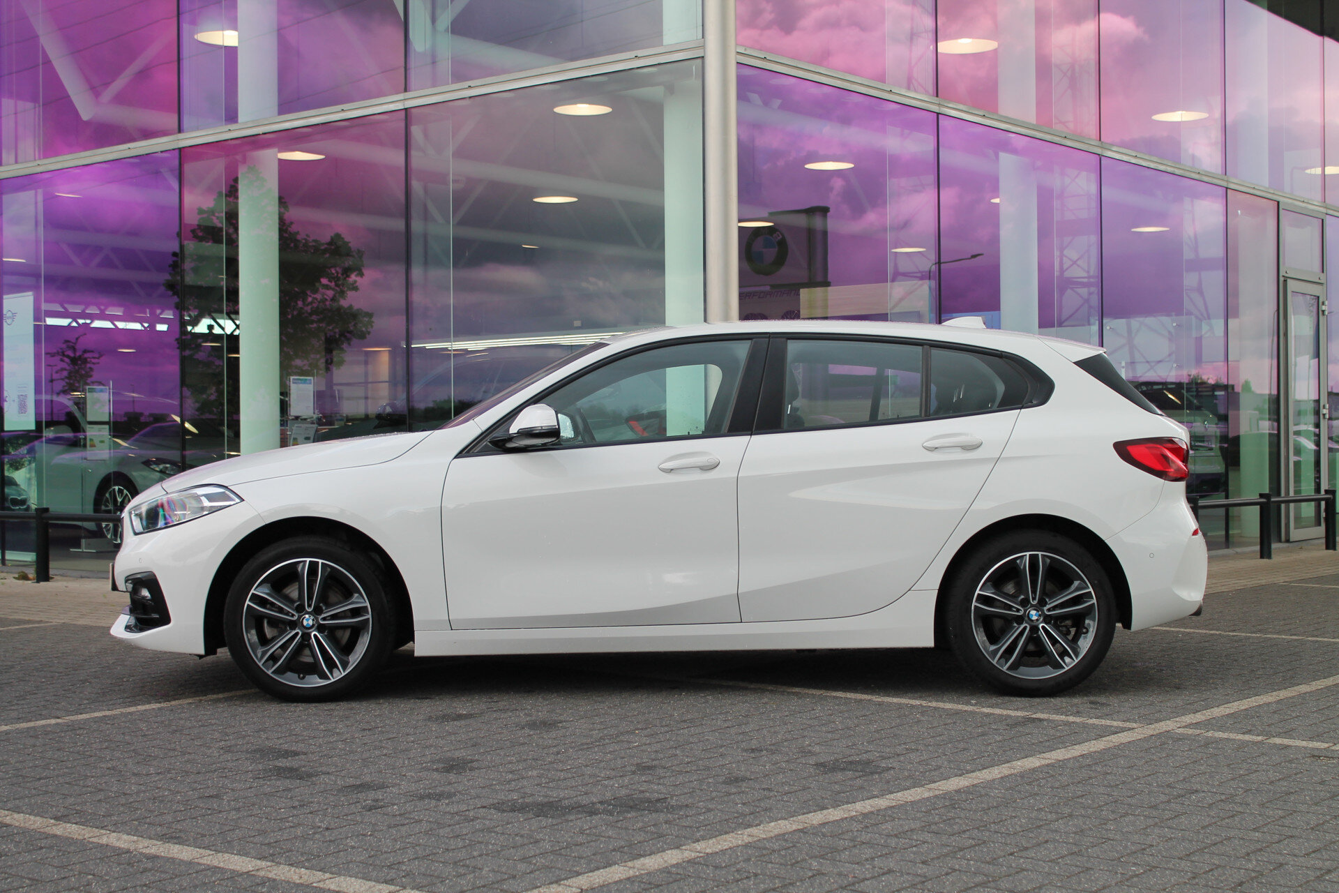 BMW 1 Serie 118i Executive Sport Line Automaat - Afbeelding 3