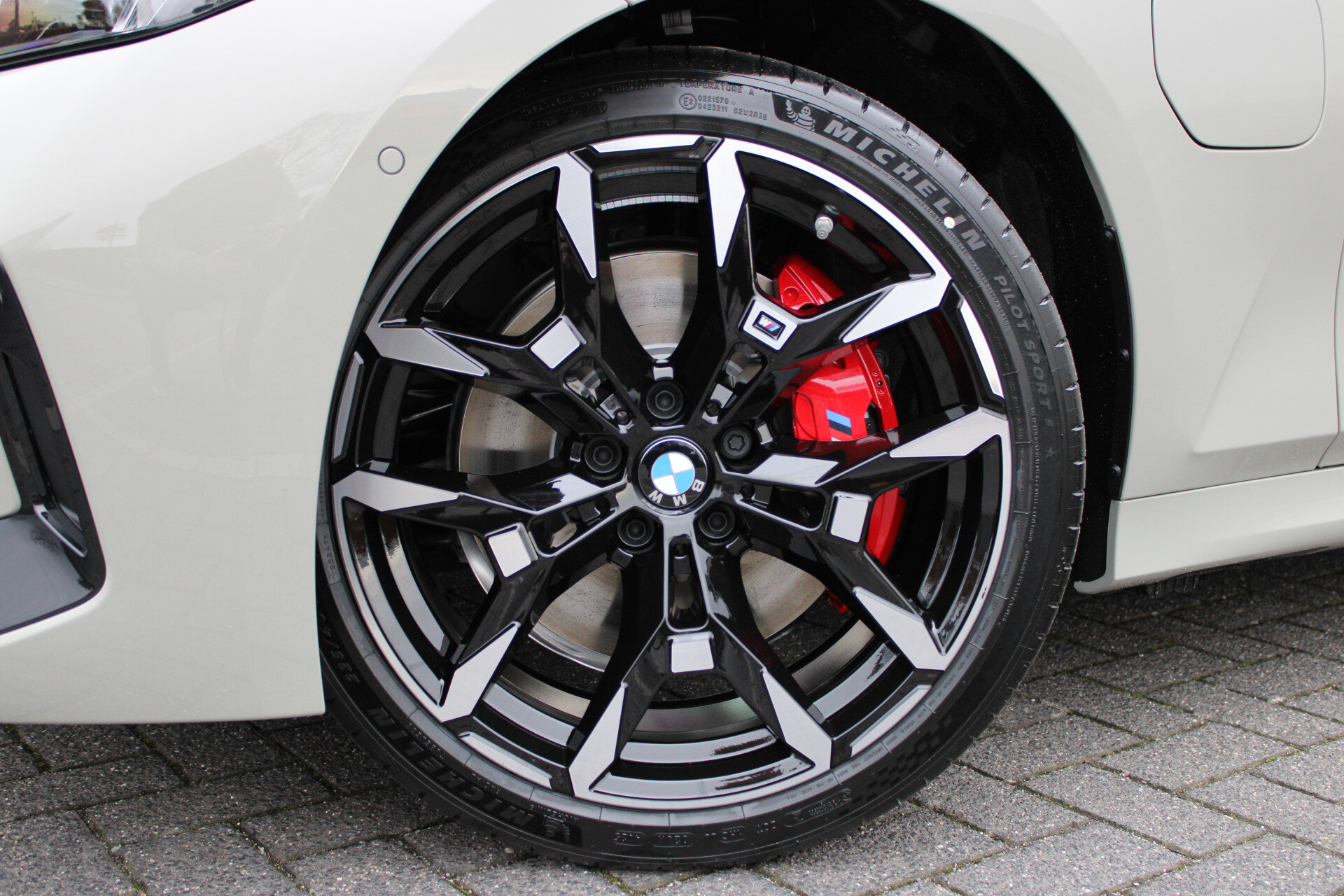 BMW 3 Serie Touring 330e High Executive M Sport Automaat - Afbeelding 5