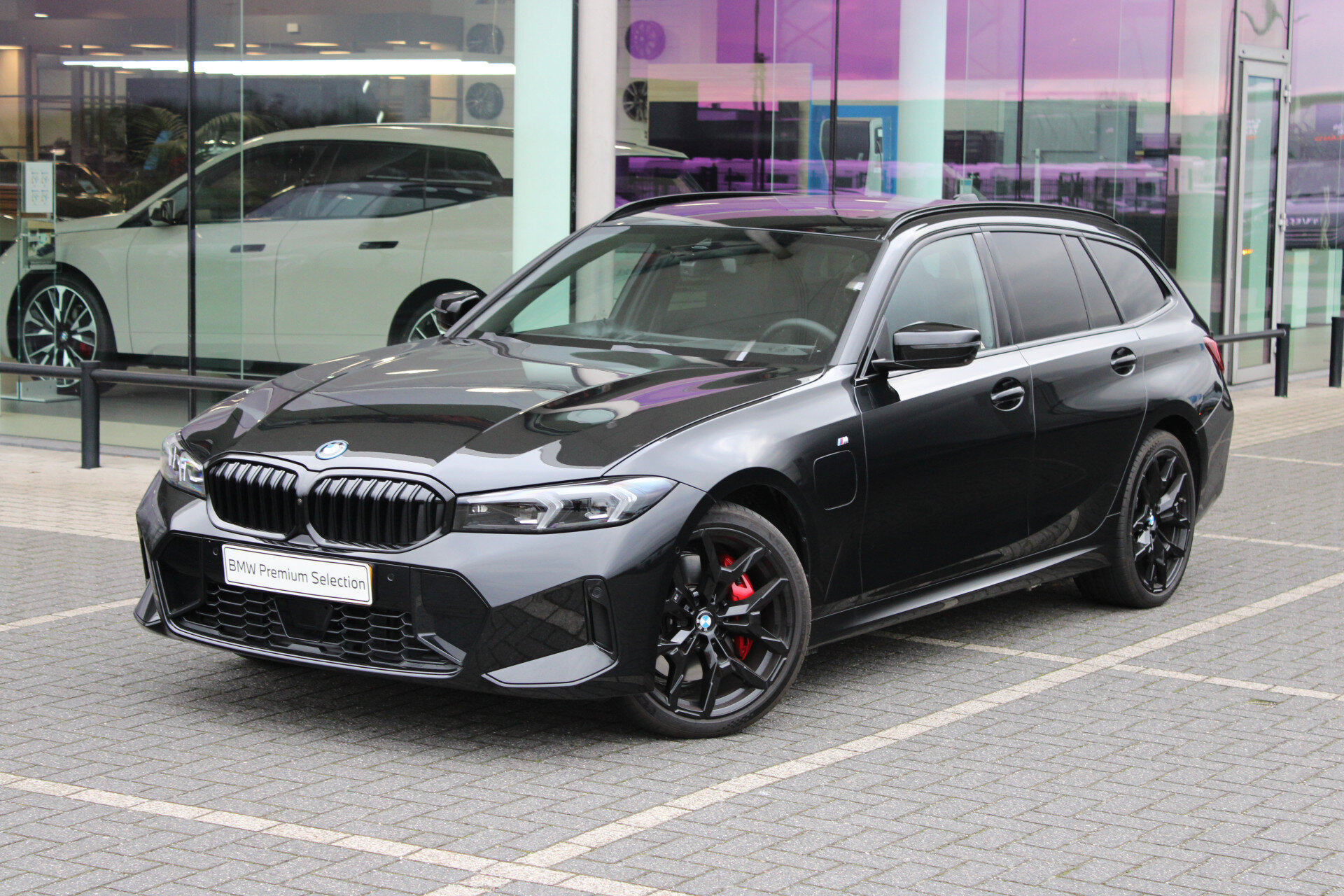 BMW 3 Serie Touring 330e High Executive M Sport Automaat - Afbeelding 2