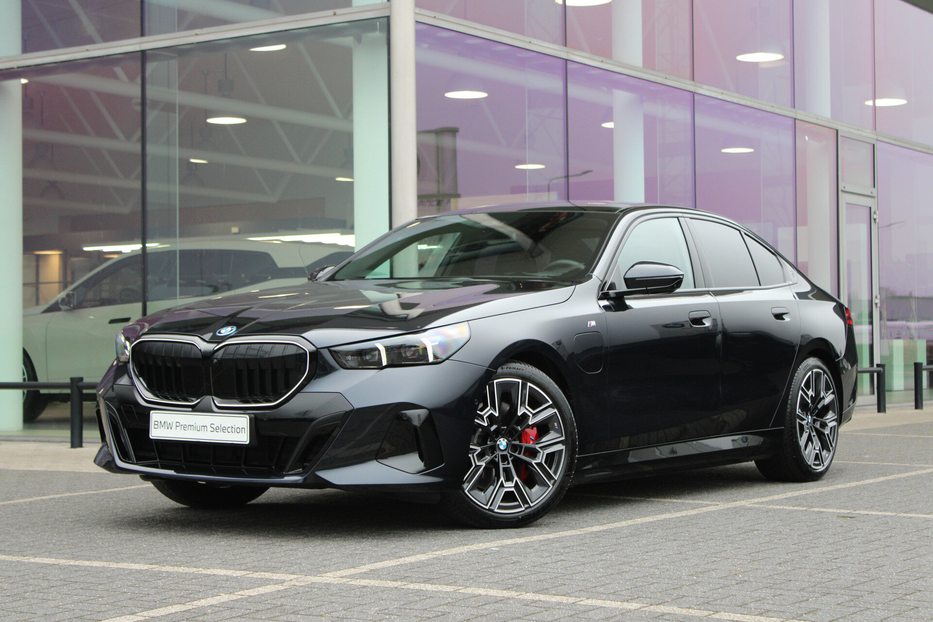 BMW 5 Serie 550e xDrive M Sport Automaat